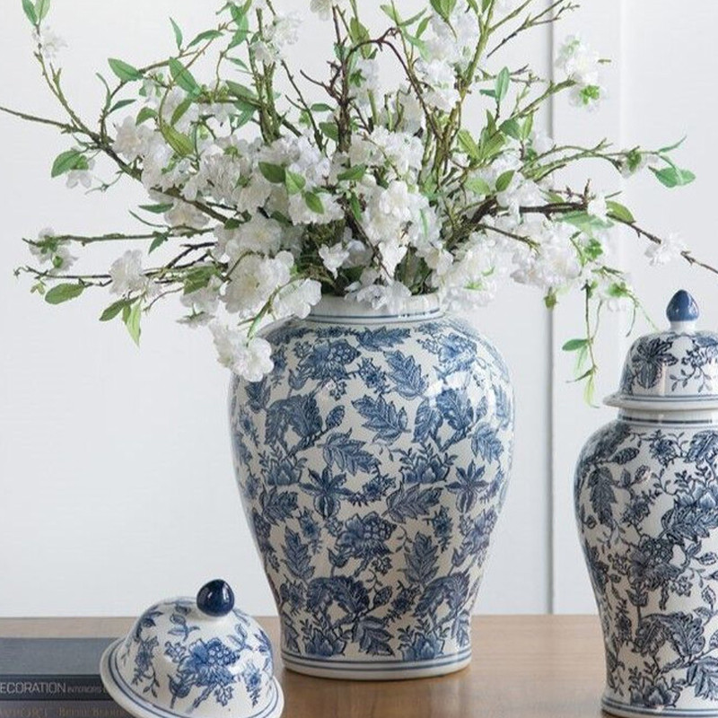 Ваза с крышкой и бело-синим цветочным узором Blue & White Ornament