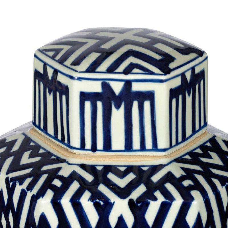 Ваза с крышкой и графическим узором в сине-белых цветах Blue & White Ornament