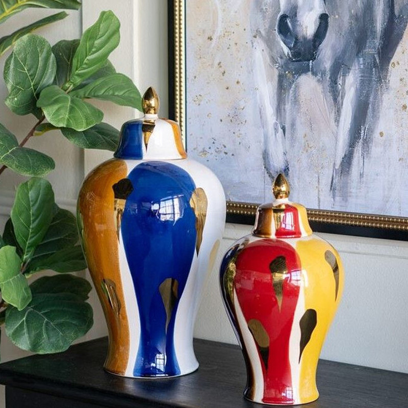 Ваза с крышкой и мазками синего и золого цвета на белом фоне Chinoiserie Ceramics