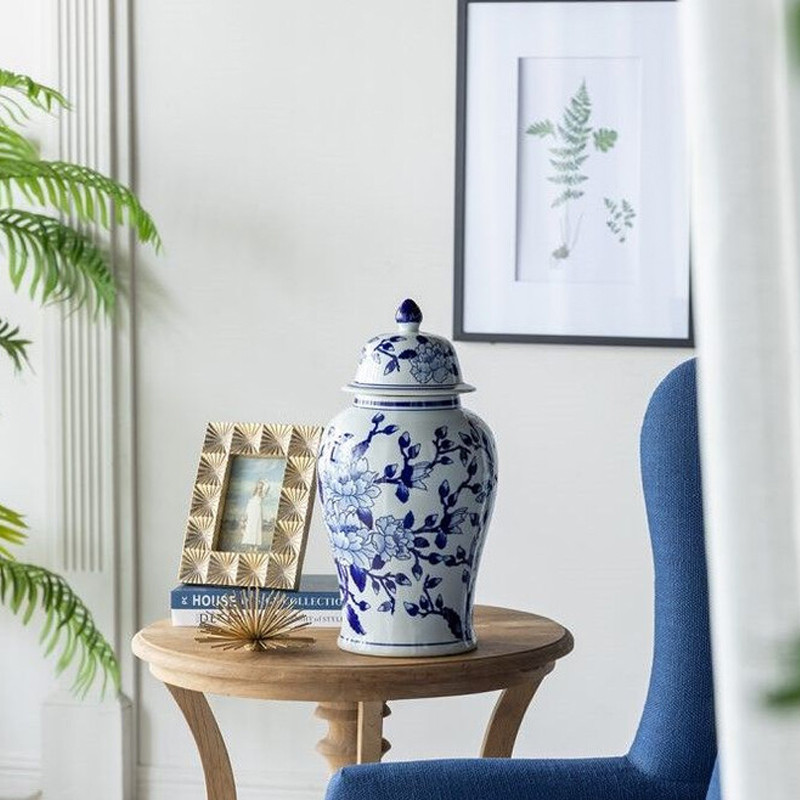 Ваза с крышкой и синим цветочным узором Blue & White Ornament