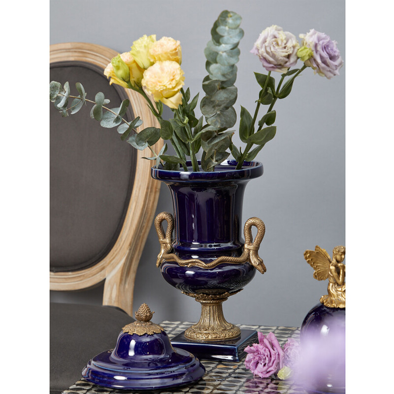 Ваза темно-синего цвета из фарфора с бронзовыми ручками в виде змей Высота 39 см Eden Garden porcelain and bronze
