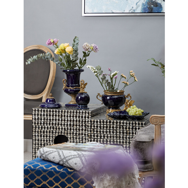 Ваза темно-синего цвета из фарфора с бронзовыми ручками в виде змей Высота 39 см Eden Garden porcelain and bronze