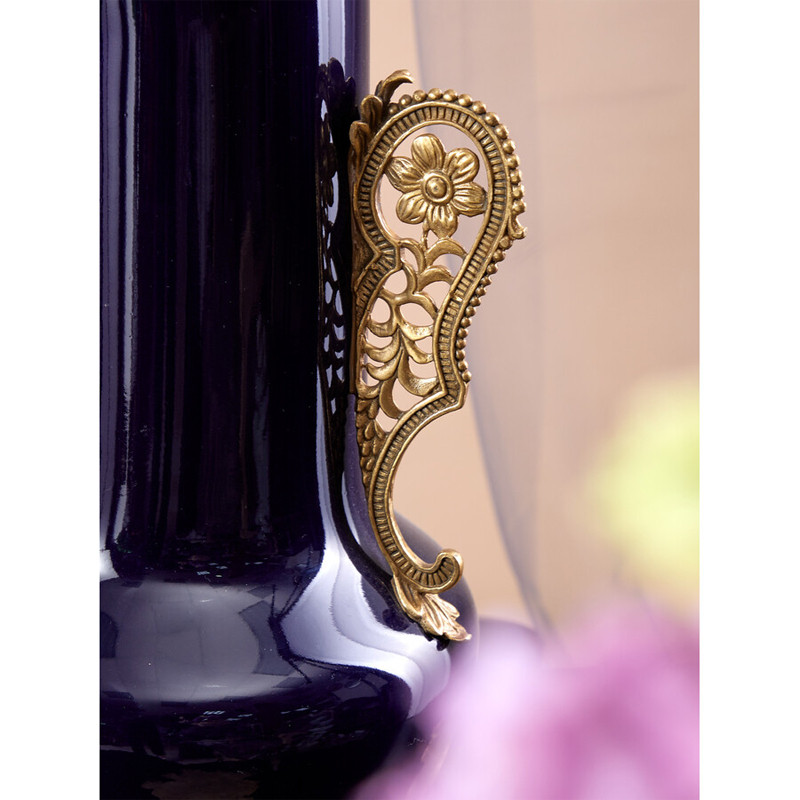 Ваза темно-синяя фарфоровая с бронзовыми ручками и ножками Eden Garden