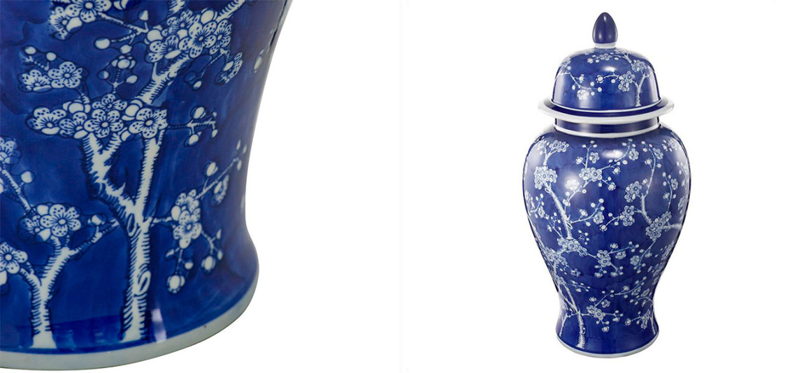 Ваза фарфоровая синяя с орнаментом Sakura