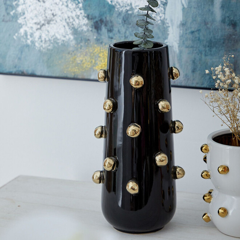 Ваза черная цилиндрическая с глянцевым покрытием и золотыми декоративными элементами Molecule Collection