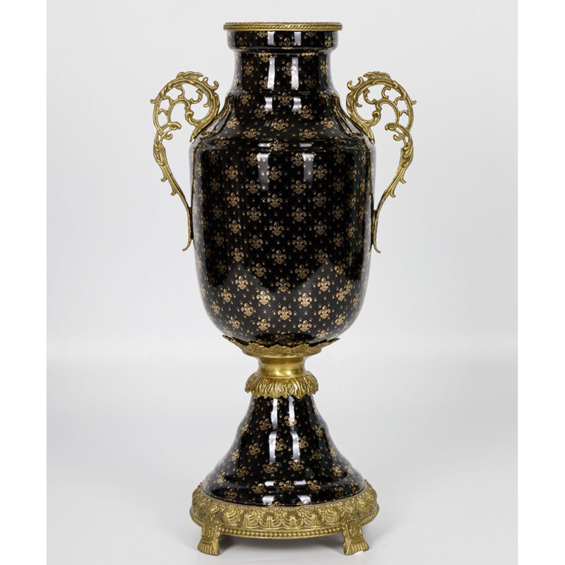 Ваза черного цвета из фарфора с золотистым узором и бронзовыми элементами Eden Garden porcelain and bronze