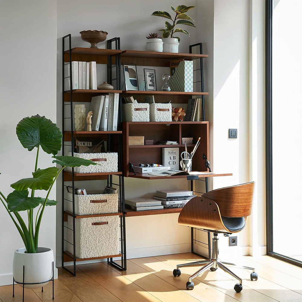Вращающееся офисное кресло на колёсах Delwyn Chair