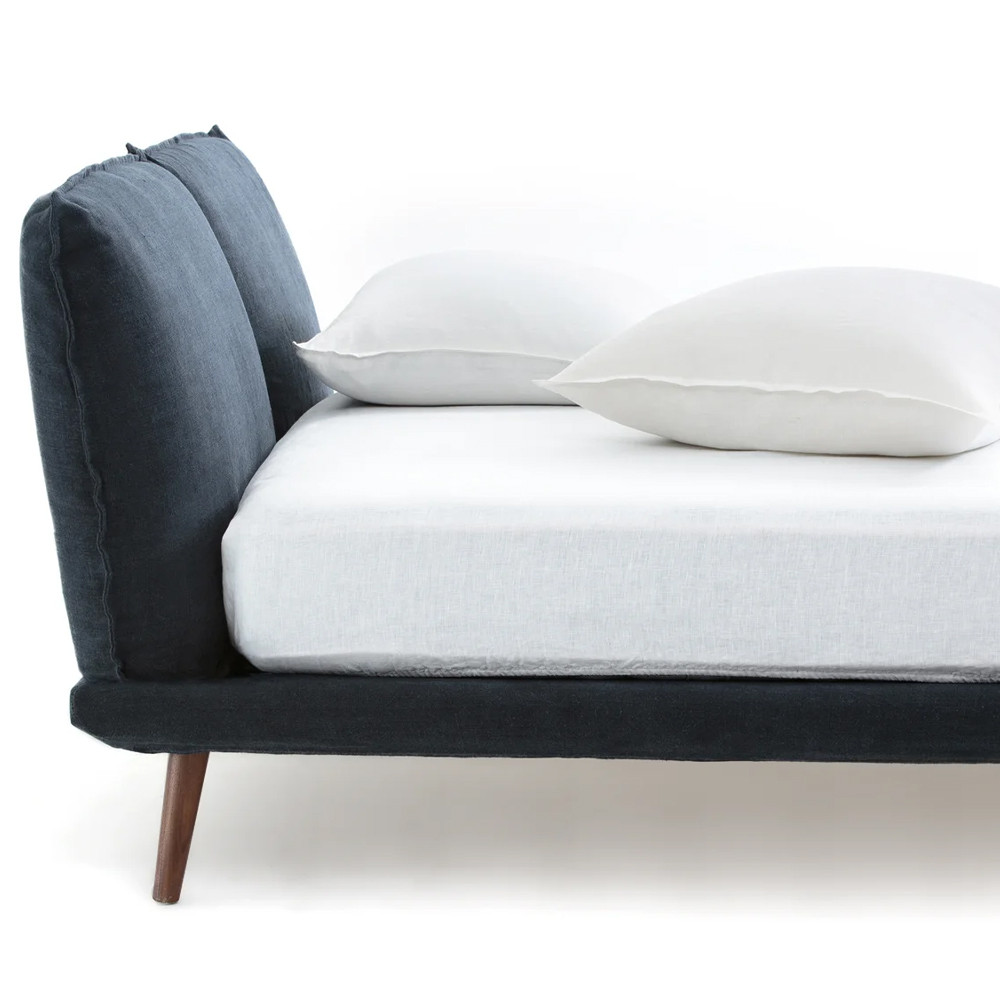 Двуспальная кровать с мягким изголовьем Daniel Bed