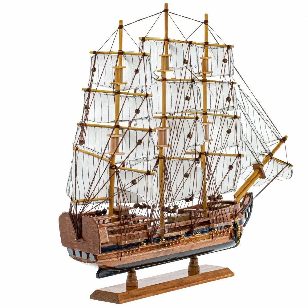 Декоративная модель деревянного парусника With The low