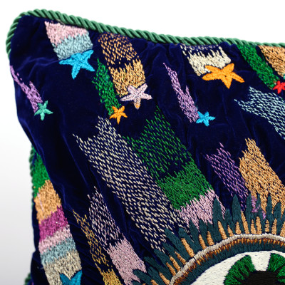 Декоративная подушка с вышивкой стиль Gucci Eye Cushion