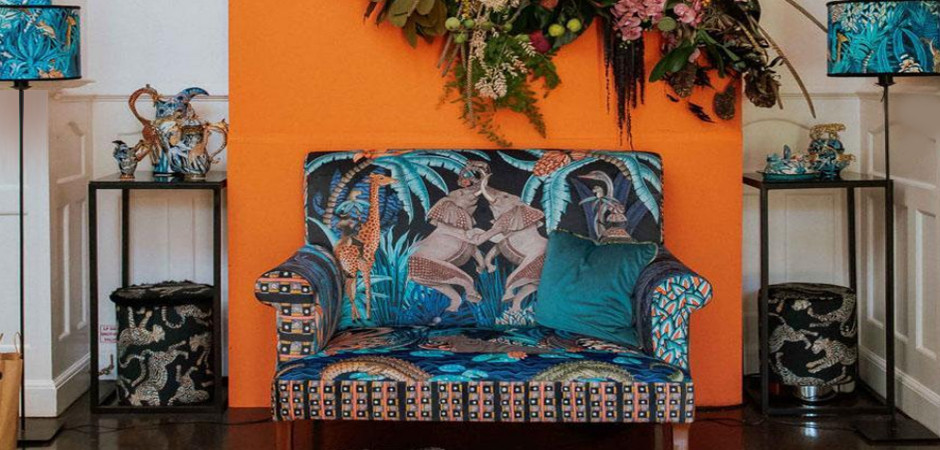 Диван Ardmore Design Sabie Sofa in Tanzanite Синий Тропический Орнамент
