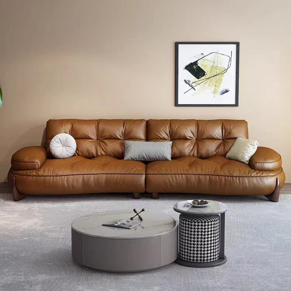 Диван двухместный кожаный с каркасом из массива дерева Medieval Furniture