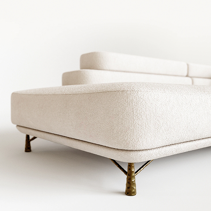 Диван угловой Saint-Trope на ножках с обивкой букле