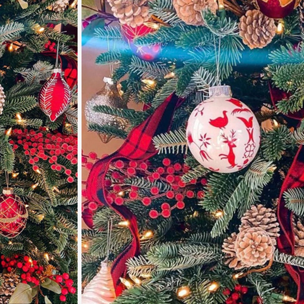 Дизайнерская Елка Украшенная Золотым и Белым декором Pine Cones and Red Decor