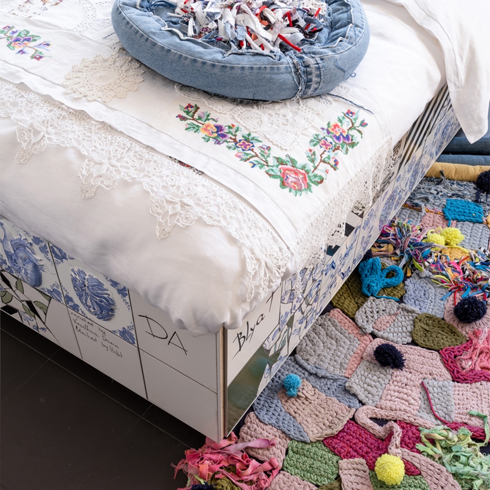 Дизайнерская кровать с системой хранения