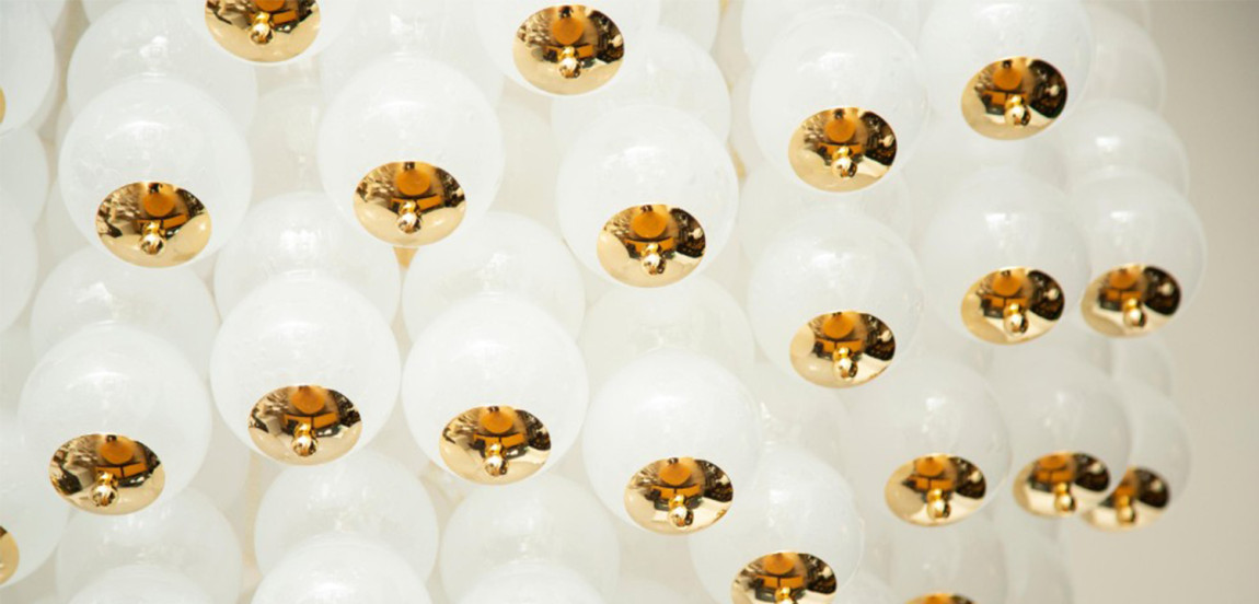 Дизайнерская Люстра Модерн середины ХХ века Flushmount Murano White Glass and Brass Ceiling Light