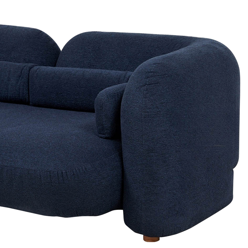 Дизайнерский двухместный диван с мягкими спинкой и подлокотниками синий Madelaine Sofa Blue