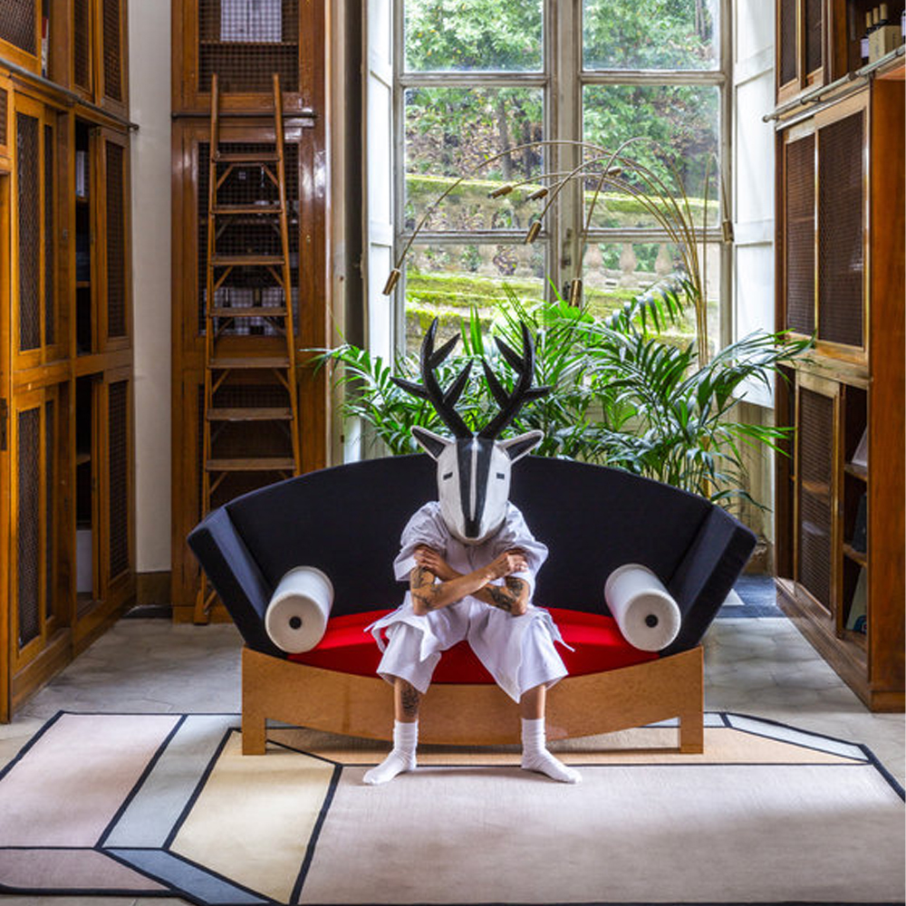 Дизайнерский диван с двумя подушками-валиками Poltronova Mitzi Sofa