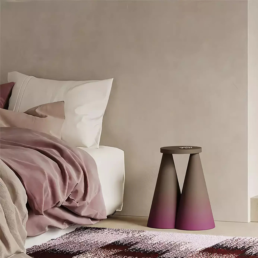 Дизайнерский журнальный стол на 2-х конусообразных ножках Epykopy