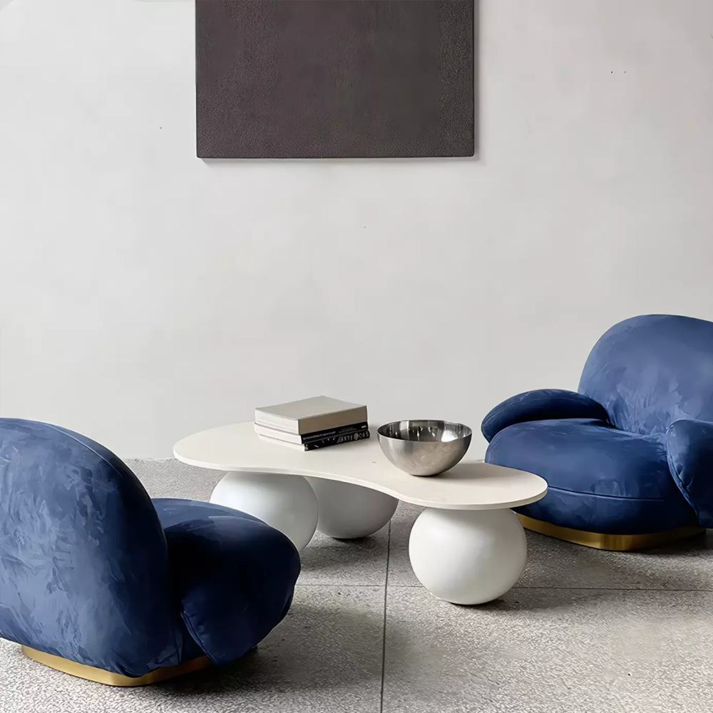 Дизайнерский журнальный стол с изогнутой столешницей на круглых ножках Rigilyr