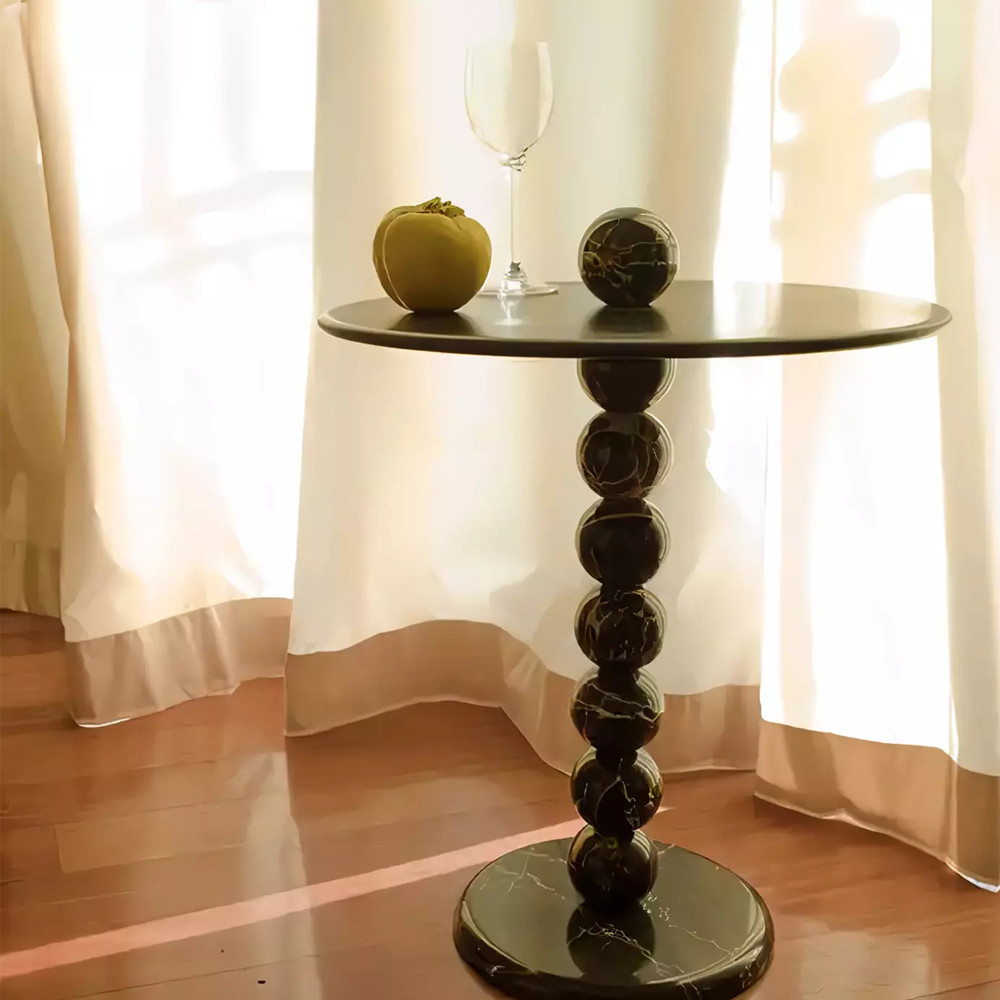 Дизайнерский журнальный стол с основанием в виде черных мраморных бусин Mybimus