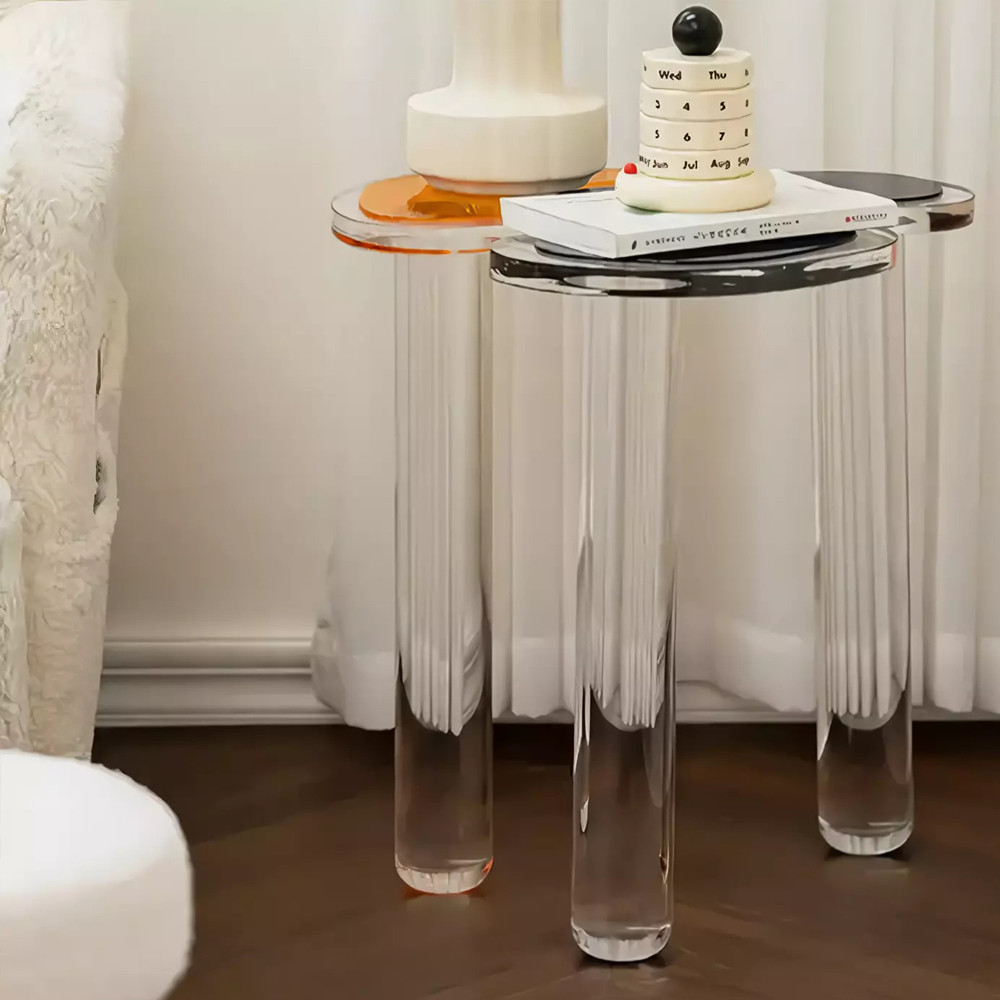 Дизайнерский журнальный стол с фигурной столешницей на 3-х прозрачных ножках Rahakif