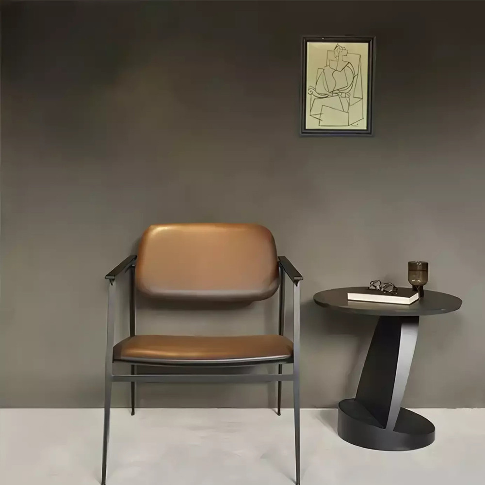 Дизайнерский журнальный столик чёрный с круглой столешницей Arycy