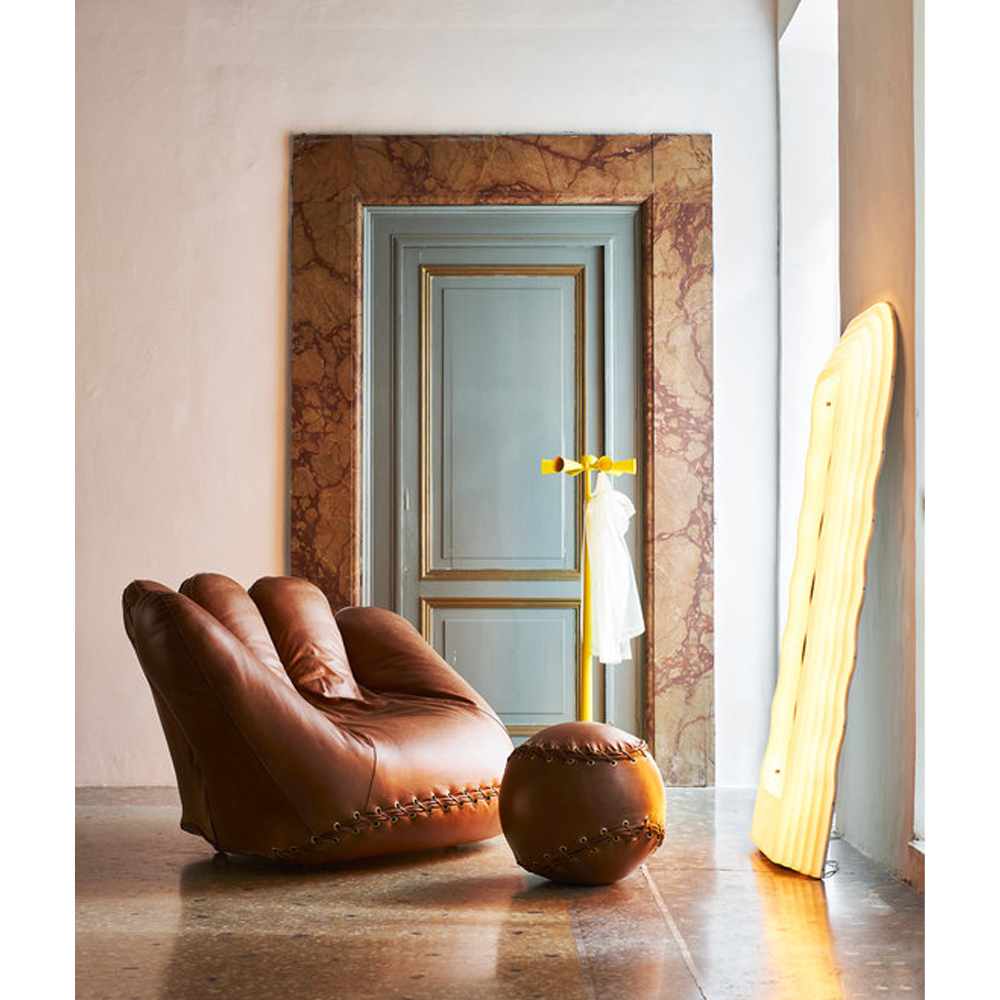 Дизайнерский кожаный пуф в виде бейсбольного мяча Poltronova Joe Ball Pouf