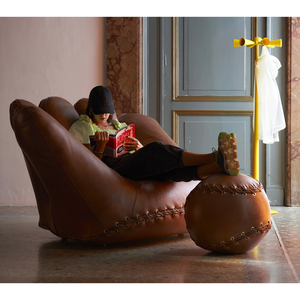 Дизайнерский кожаный пуф в виде бейсбольного мяча Poltronova Joe Ball Pouf