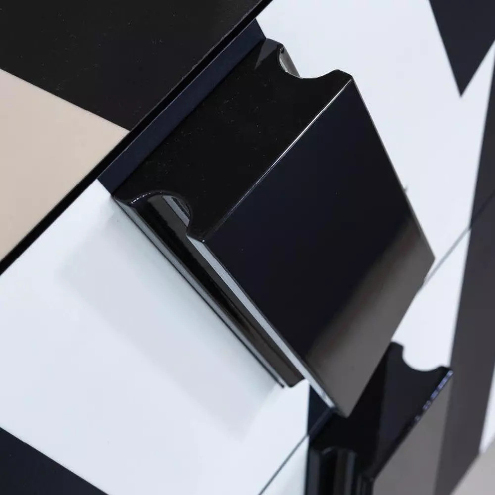 Дизайнерский комод в чёрно-белую полоску Ziqqurat