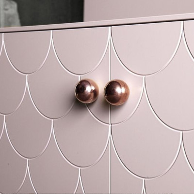 Дизайнерский комод розовый с фактурным фасадом Tiles