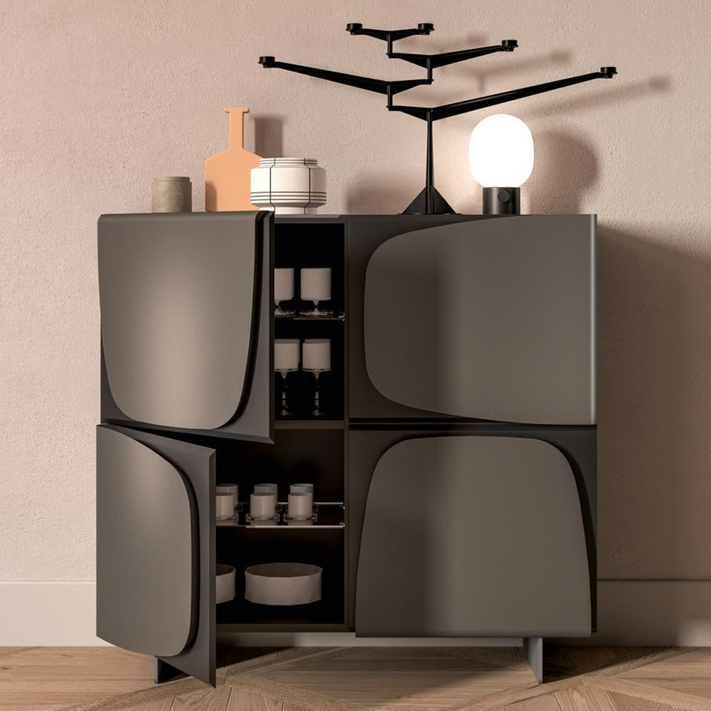 Дизайнерский комод с декоративными элементами на дверках Trilogy