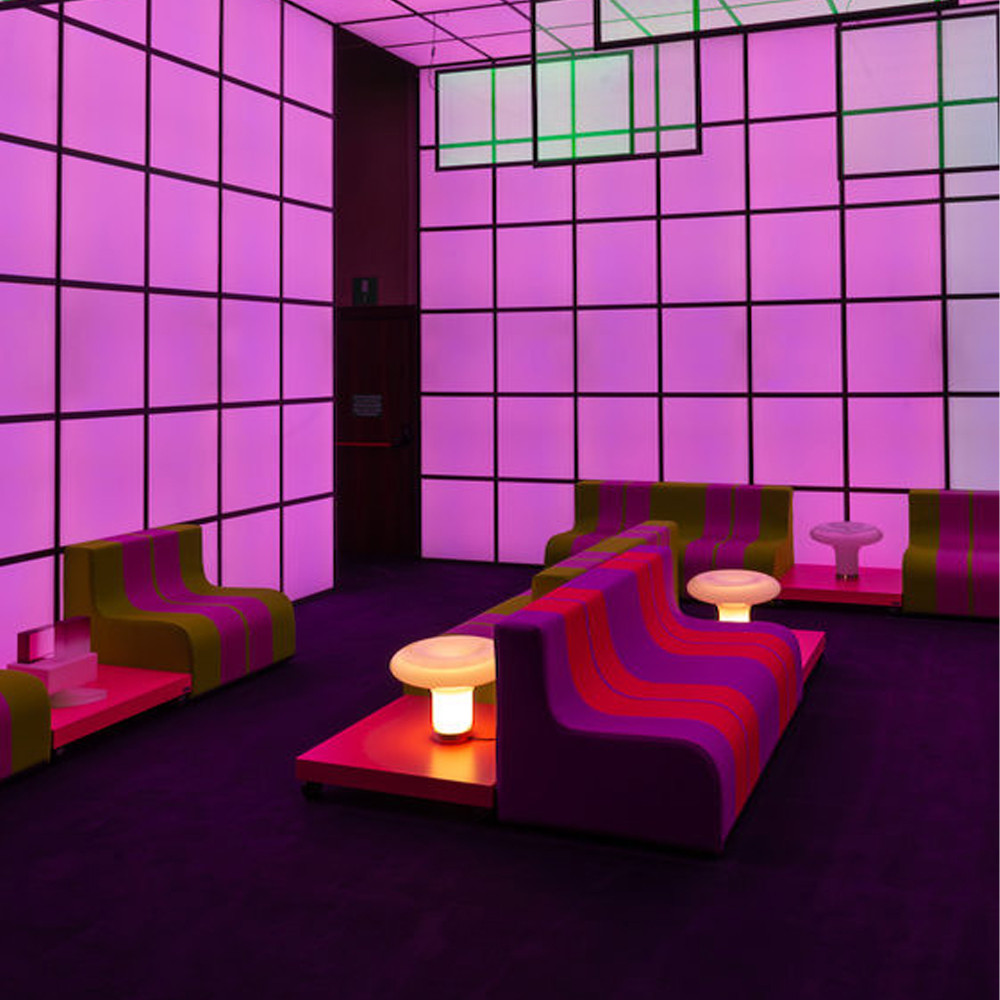 Дизайнерский кофейный стол на круглых ножках Poltronova T02 Pink Coffee Table