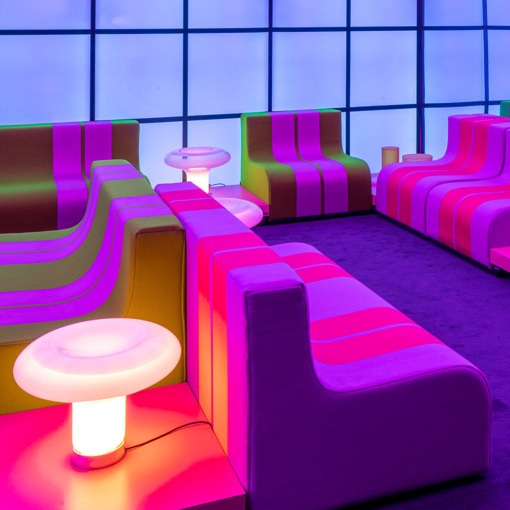 Дизайнерский кофейный стол на круглых ножках Poltronova T02 Pink Coffee Table