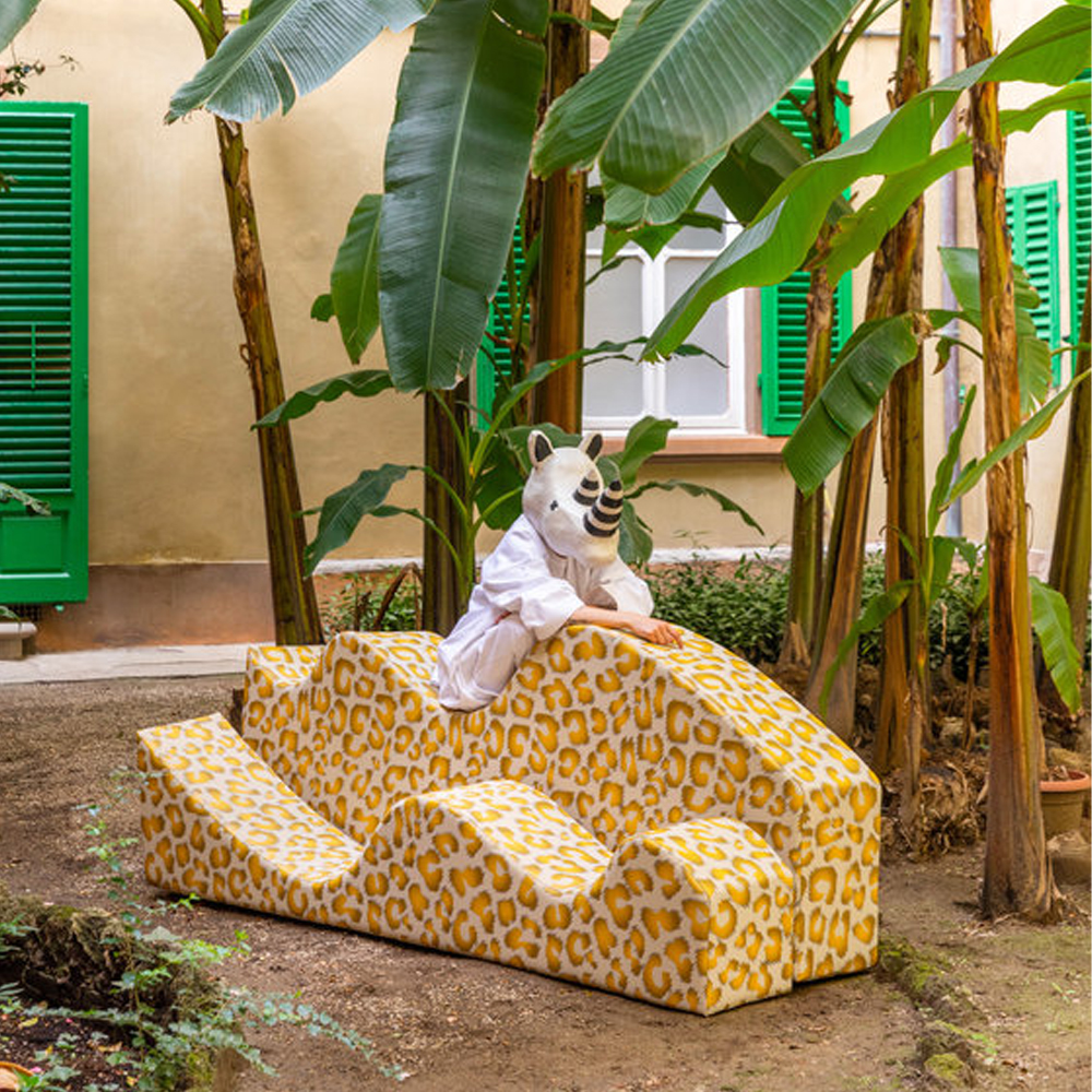 Дизайнерский модульный диван волнистой формы с цветным принтом Poltronova Superonda Sofa