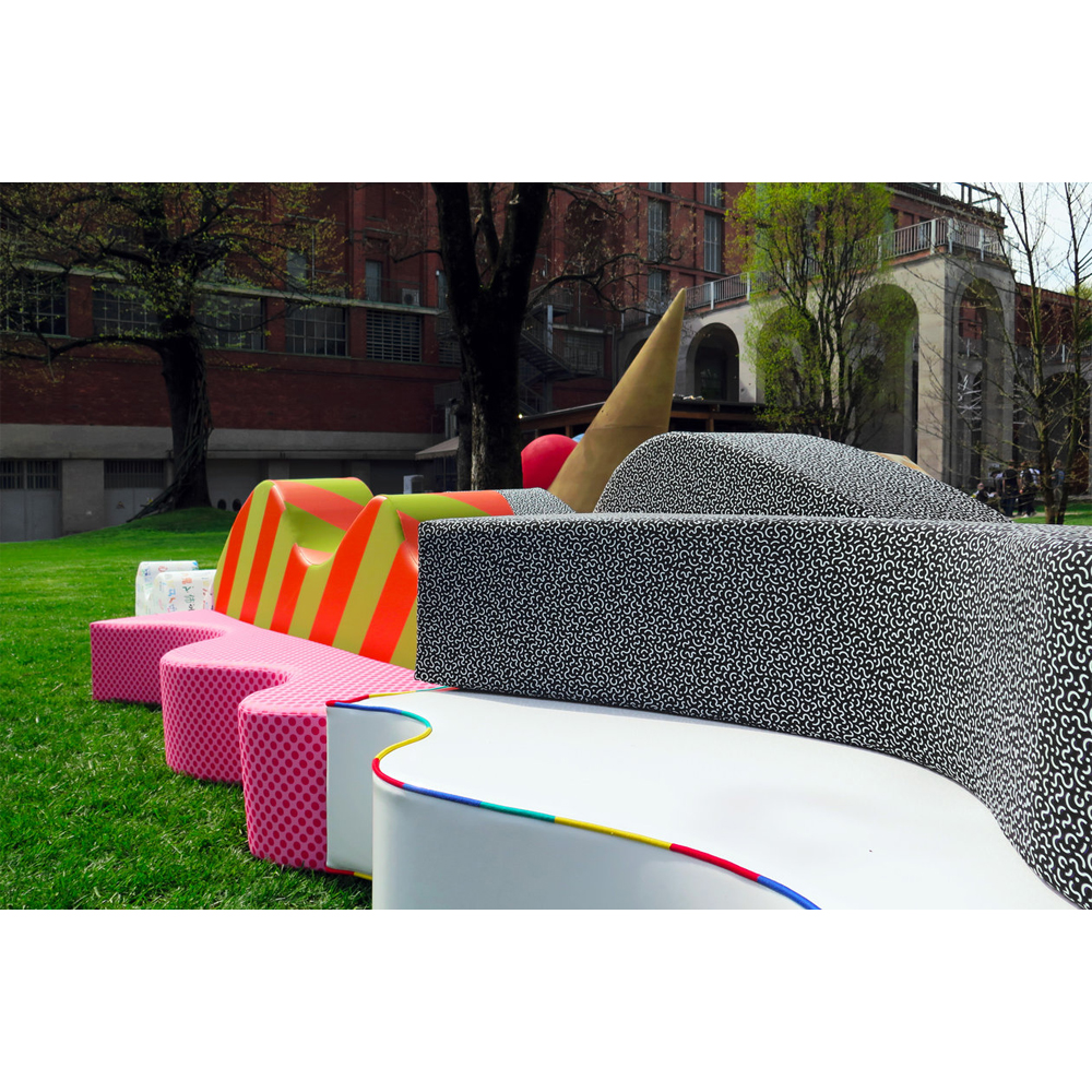 Дизайнерский модульный диван волнистой формы с цветным принтом Poltronova Superonda Sofa