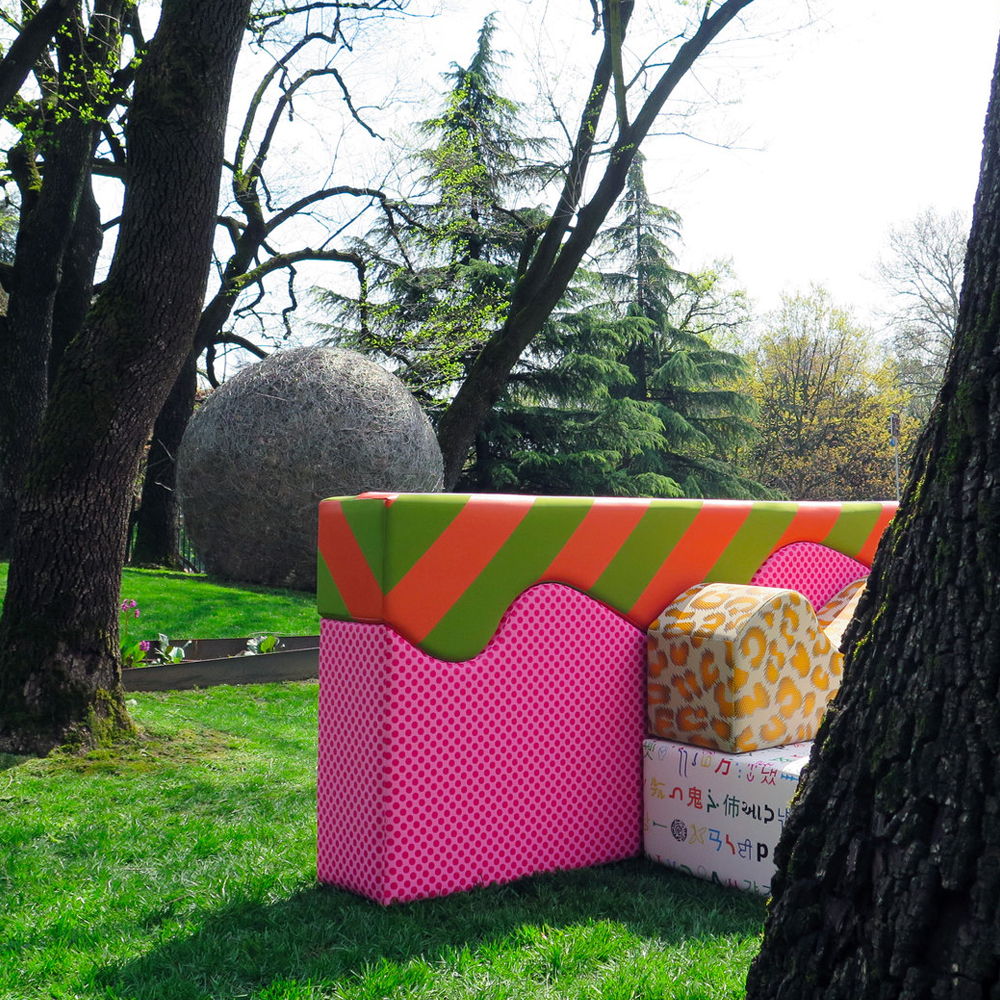 Дизайнерский модульный диван волнистой формы с цветным принтом Poltronova Superonda Sofa