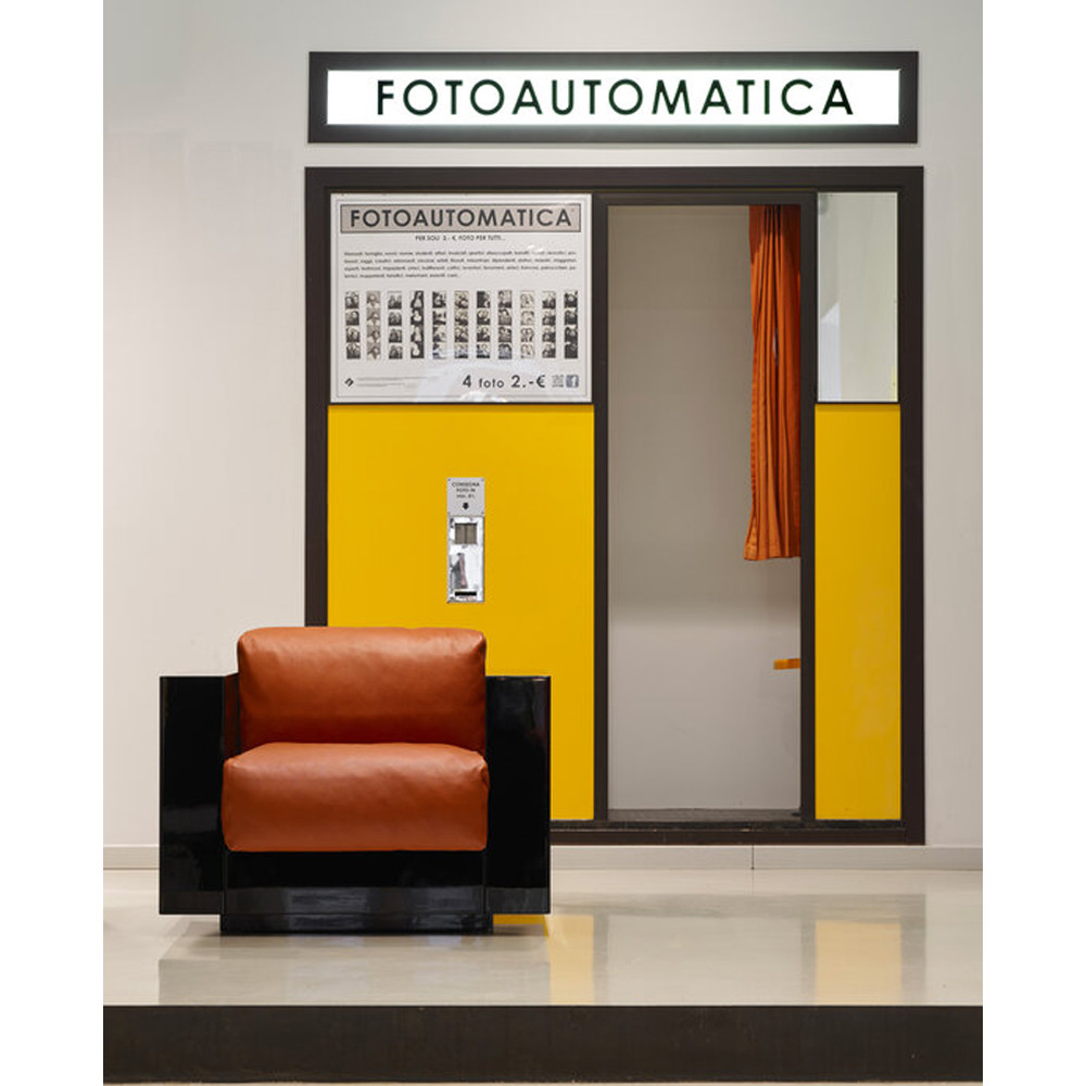 Дизайнерское кожаное кресло Poltronova Saratoga Armchair