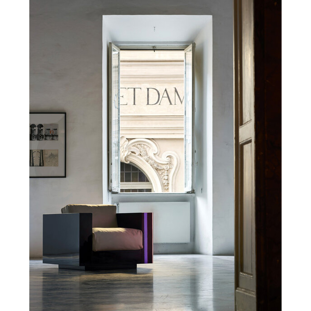 Дизайнерское кожаное кресло Poltronova Saratoga Armchair