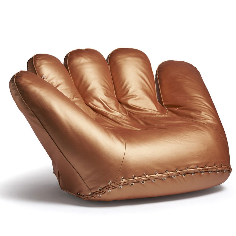 Дизайнерское кожаное кресло в форме руки Poltronova Joe Gold  Armchair