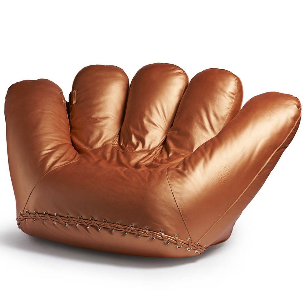 Дизайнерское кожаное кресло в форме руки Poltronova Joe Gold Armchair