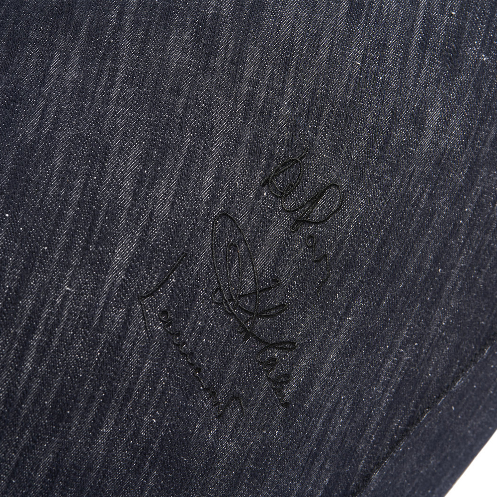 Дизайнерское кресло в форме руки Poltronova Joe Jeans Armchair