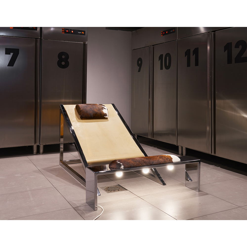 Дизайнерское кресло на металлическом каркасе с подставкой для ног Poltronova Mies Armchair