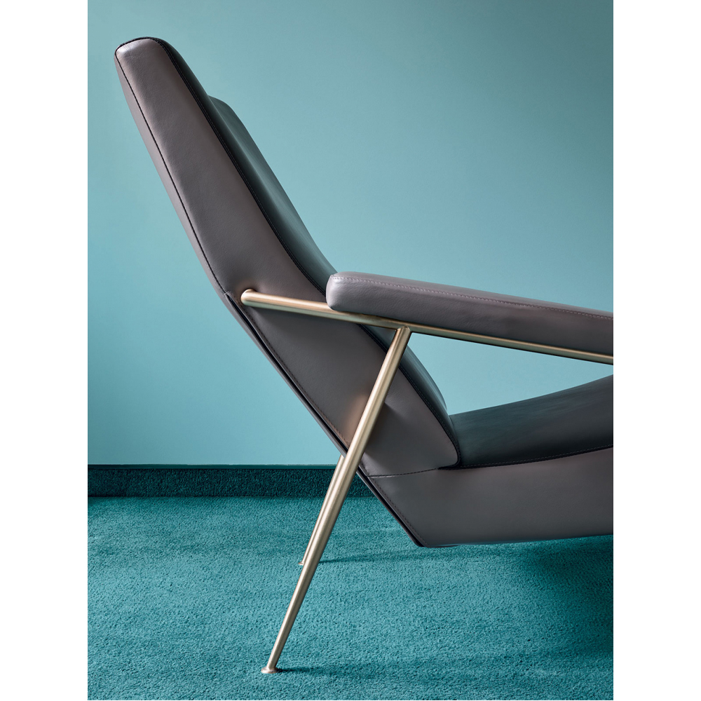 Дизайнерское кресло с подлокотниками Gio Ponti D.153.1 Armchair