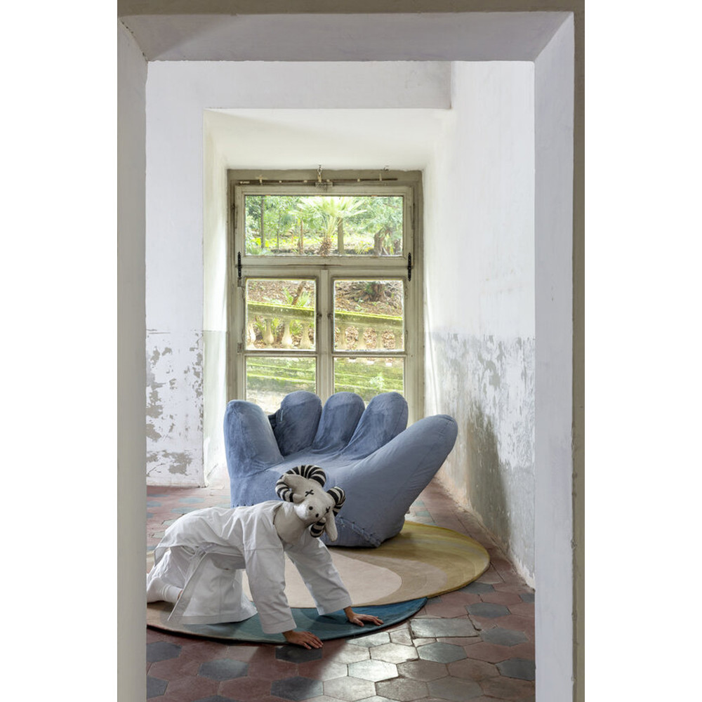 Дизайнерское плюшевое розовое кресло в форме руки Poltronova Joe Plush Taffy Pink Armchair