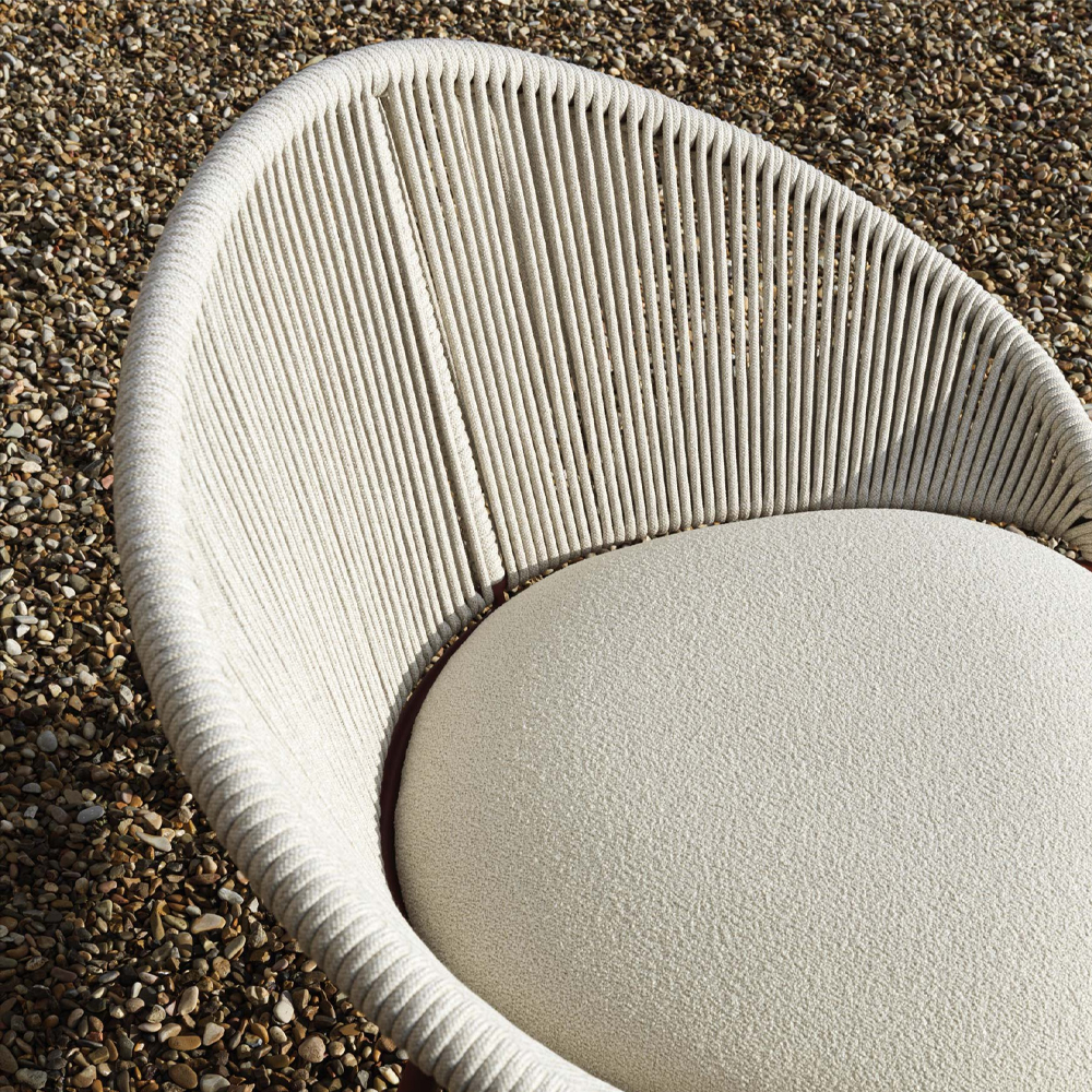 Дизайнерское уличное кресло с веревочной спинкой PETALO Armchair