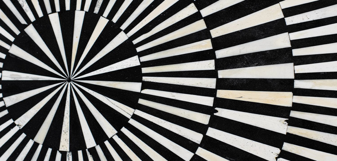 Журнальный стол Round Indian Bone Inlay coffee table