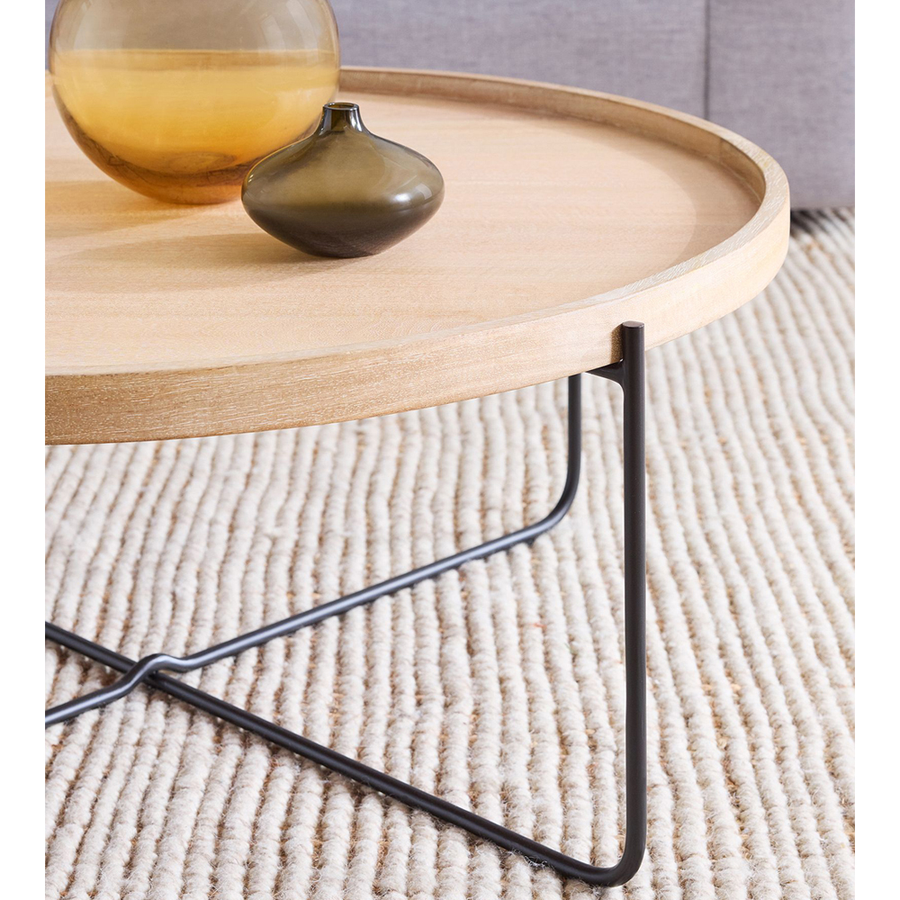 Журнальный стол с круглой деревянной столешницей Urban Style Space