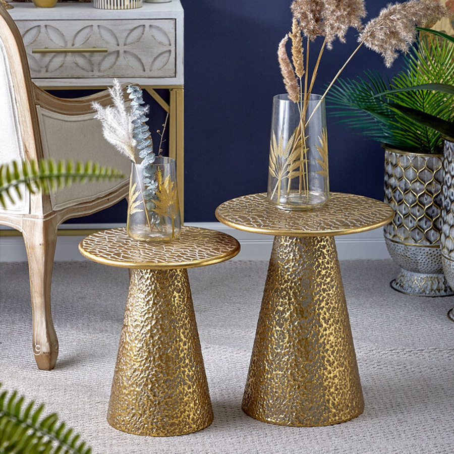 Журнальный столик с конусообразной основой и текстурной поверхностью золотого цвет Ethnic Metal