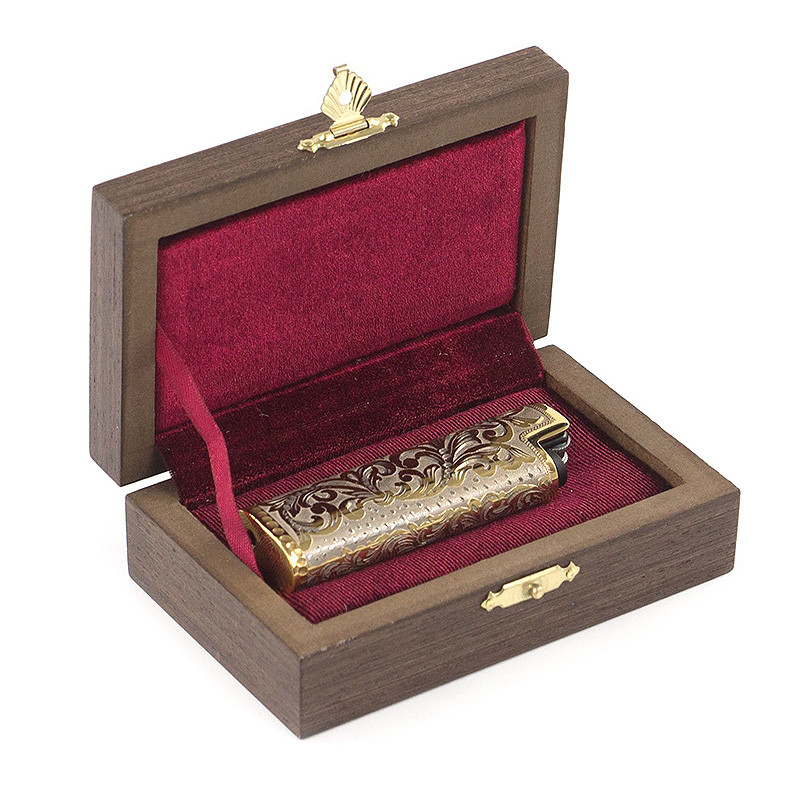 Зажигалка газовая в металлическом чехле с гравировкой Metal Lighters